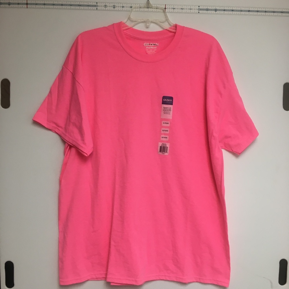 💞 $4 sale (specially priced items must go)💞 Neon pink t-shirt XL